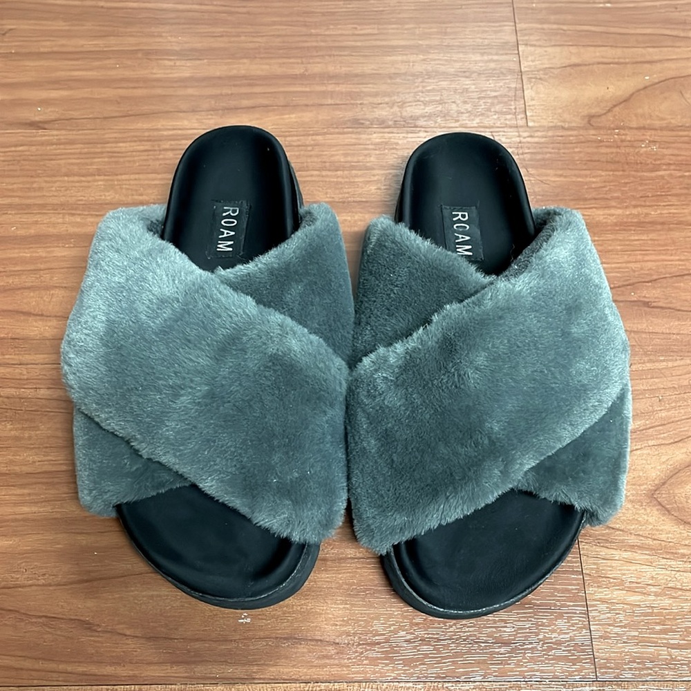 ROAM gray cute fluffy slippers size EU 38 US 7-7.5